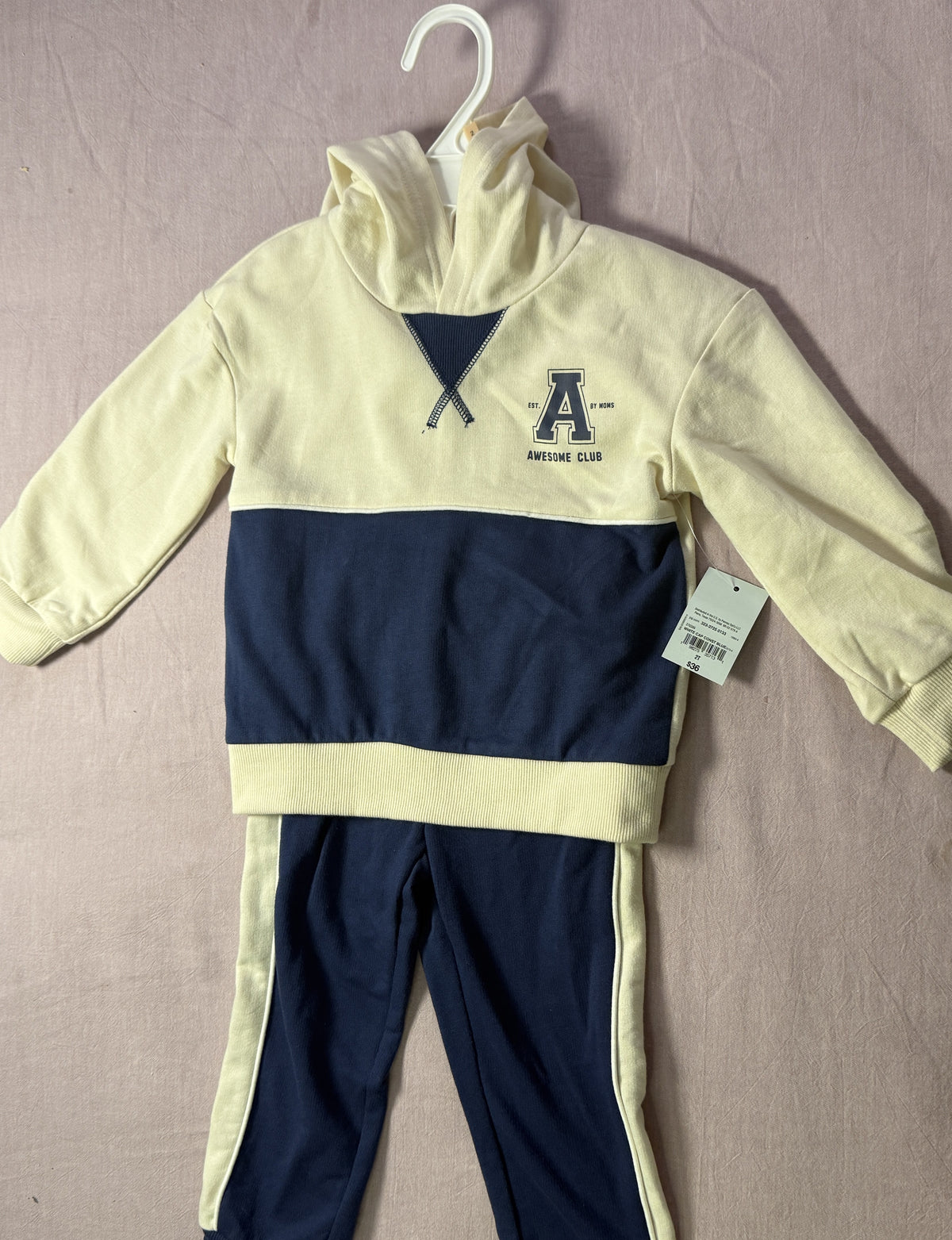 #103 Carters 2T Boys Sweatsuit NWT