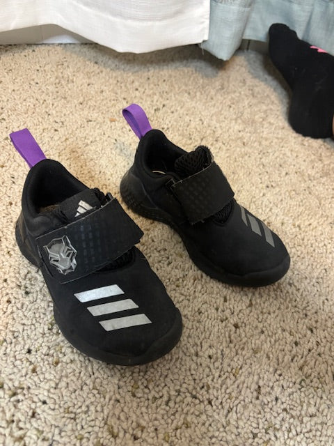 #210 Adidas Black Panther Boys Shoes, size 11
