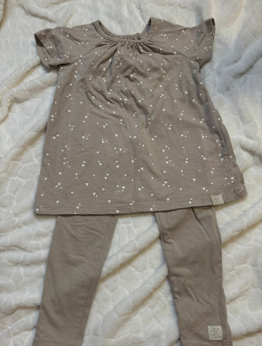 #53 girl set size 6