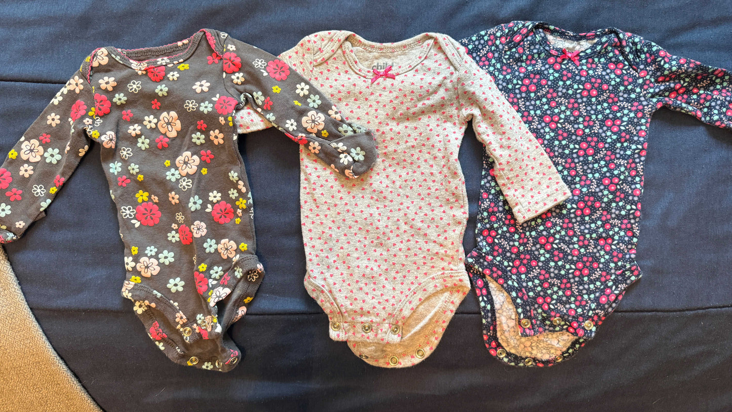 SELLER #6 NB (3) Long Sleeve Carters - Flowers & Hearts