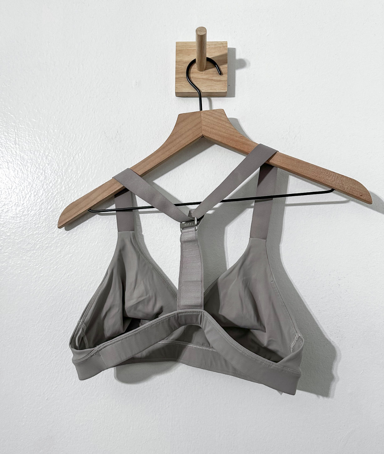 #111 Athleta Pyramid Sports Bra Silver Grey Size Small Activewear