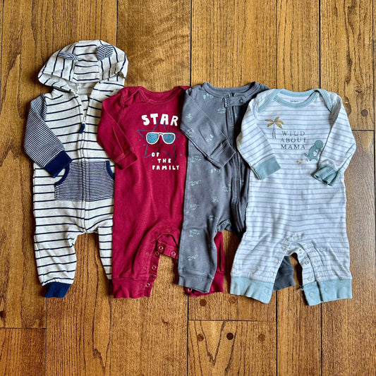 #95 EUC Boys Carters Set of 4 Rompers, size 6 months