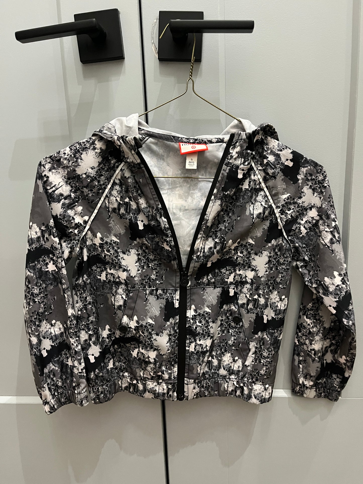 137 Boys Hunter/ Target Collab raincoat, Size S (6/7) LN multiple pics