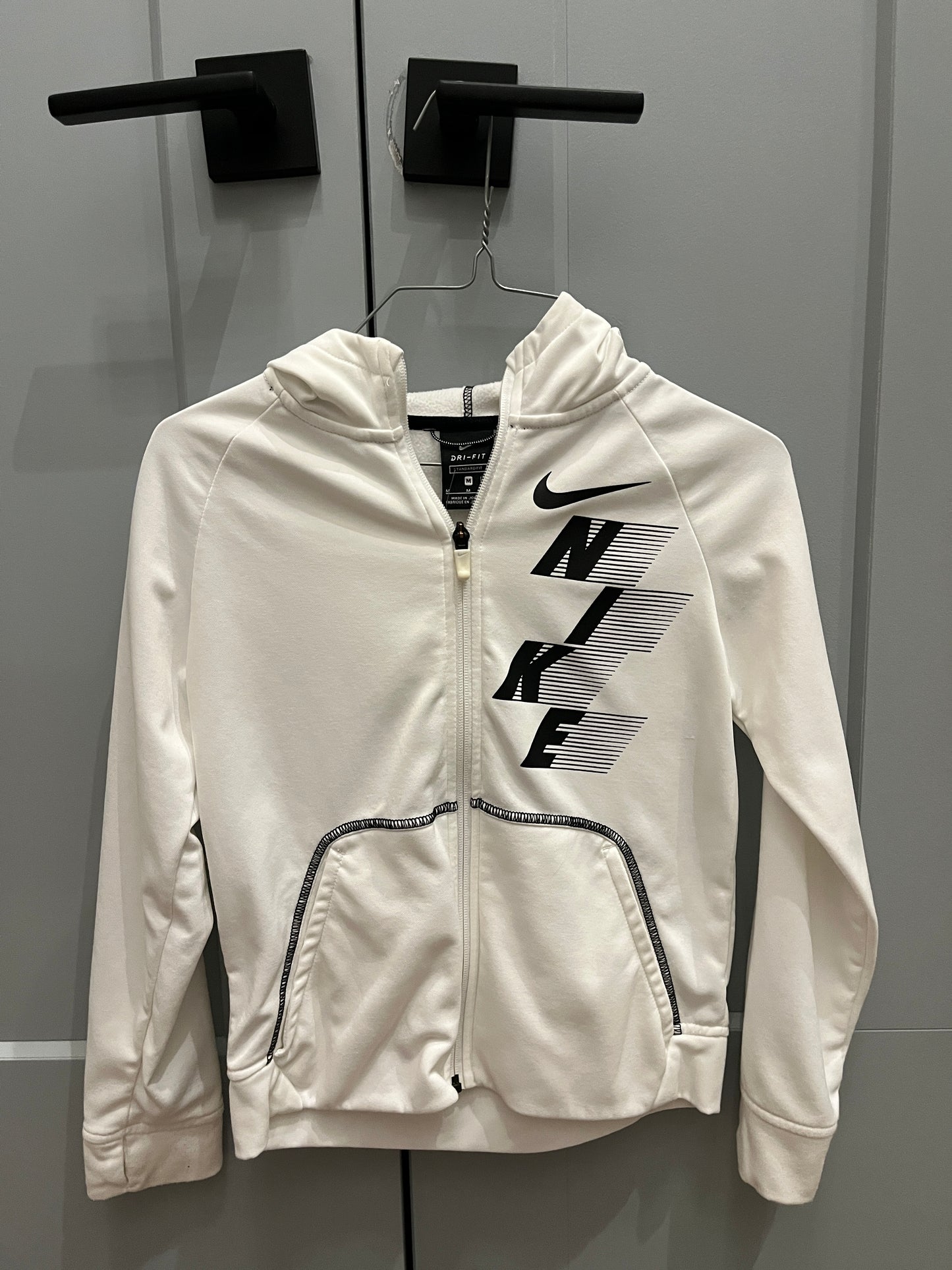 137 White Nike hoodie full zip jacket YM, LN, no stains or holes