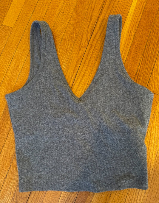 Seller #127 GapFit crop tank size medium