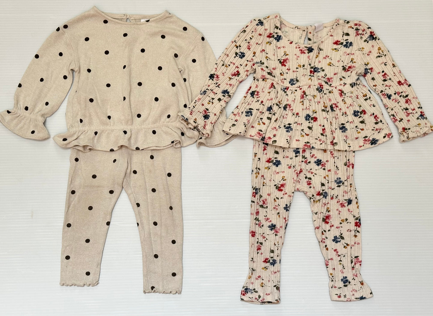 Seller #168 Baby Gap Girls 12-18m Set of 2 Two Piece Knit Sets