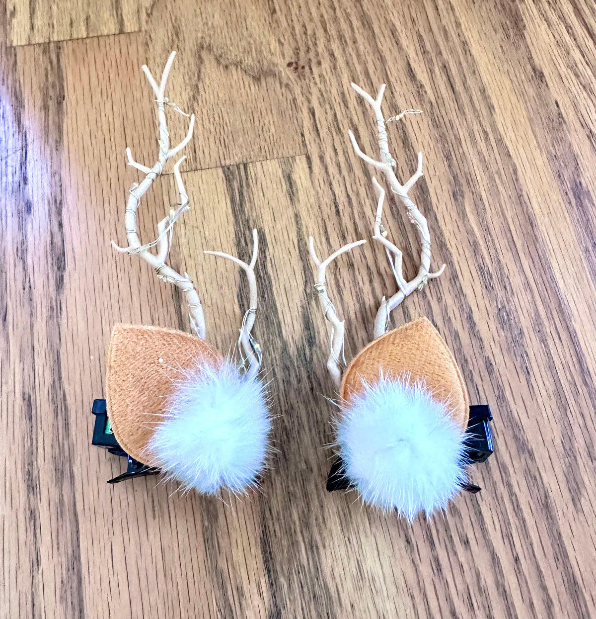 #98- Girls, Holiday Light-Up Reindeer Bow Clips, NEW!