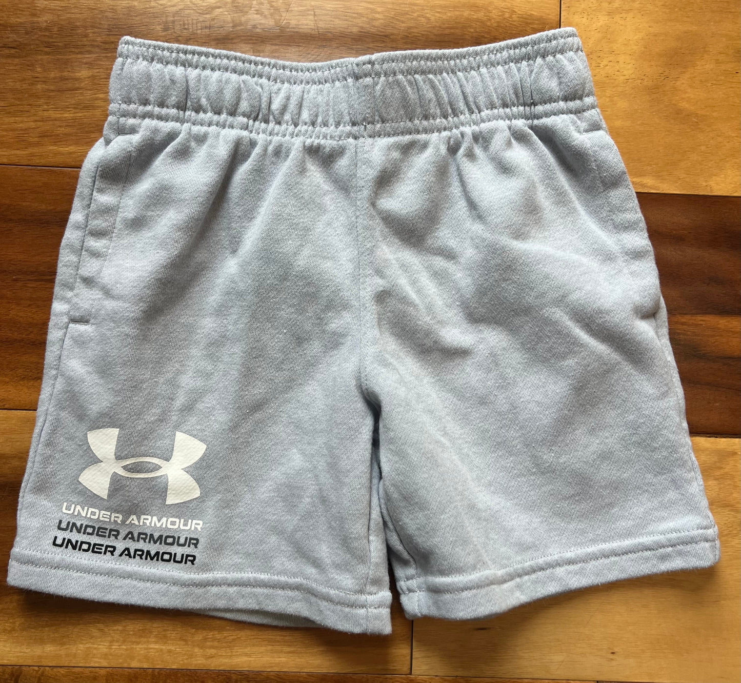 Seller #72 Boys size 4 Under Armour UA Gray Shorts - EUC - cotton/poly