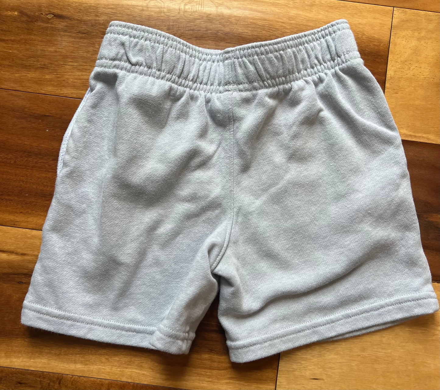 Seller #72 Boys size 4 Under Armour UA Gray Shorts - EUC - cotton/poly