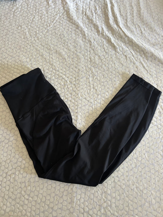 136 EUC Gap Fit black size sm maternity leggings