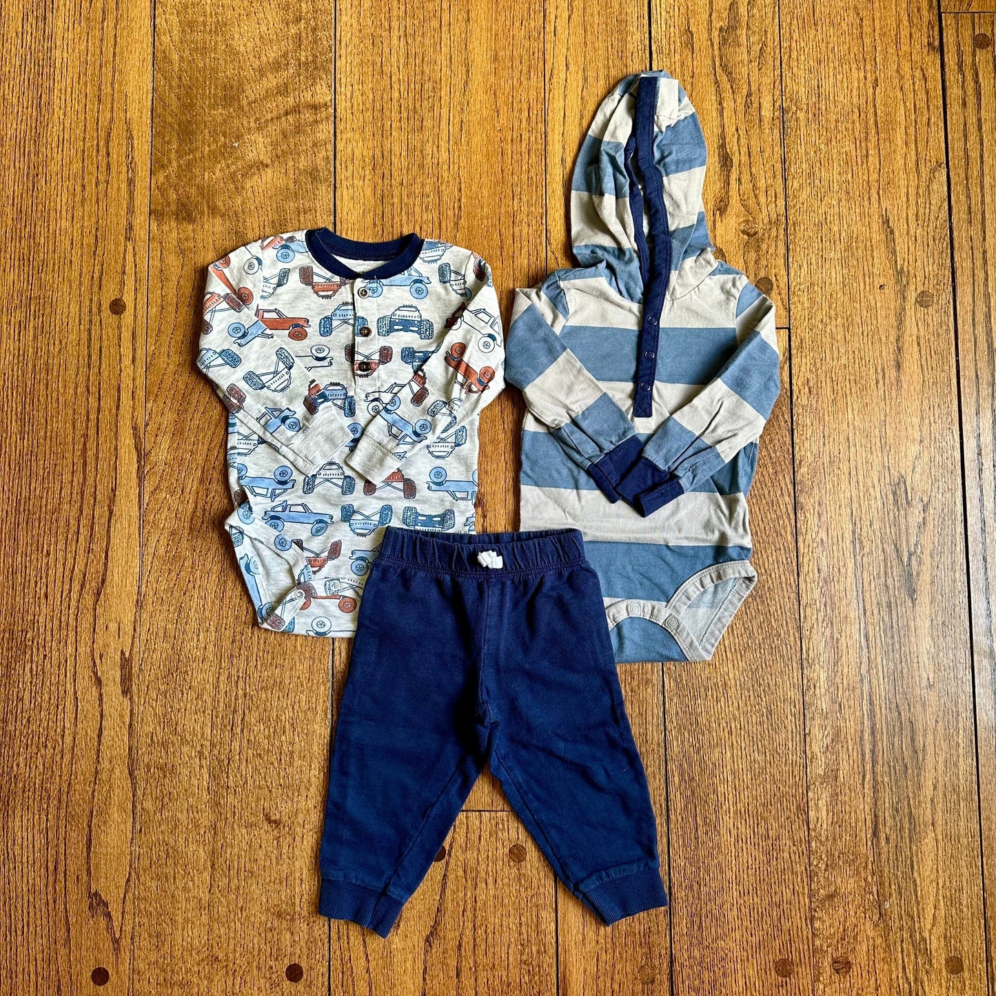 #95 EUC Boys Carters Set of 2 Truck Outfits, size 9-12 months
