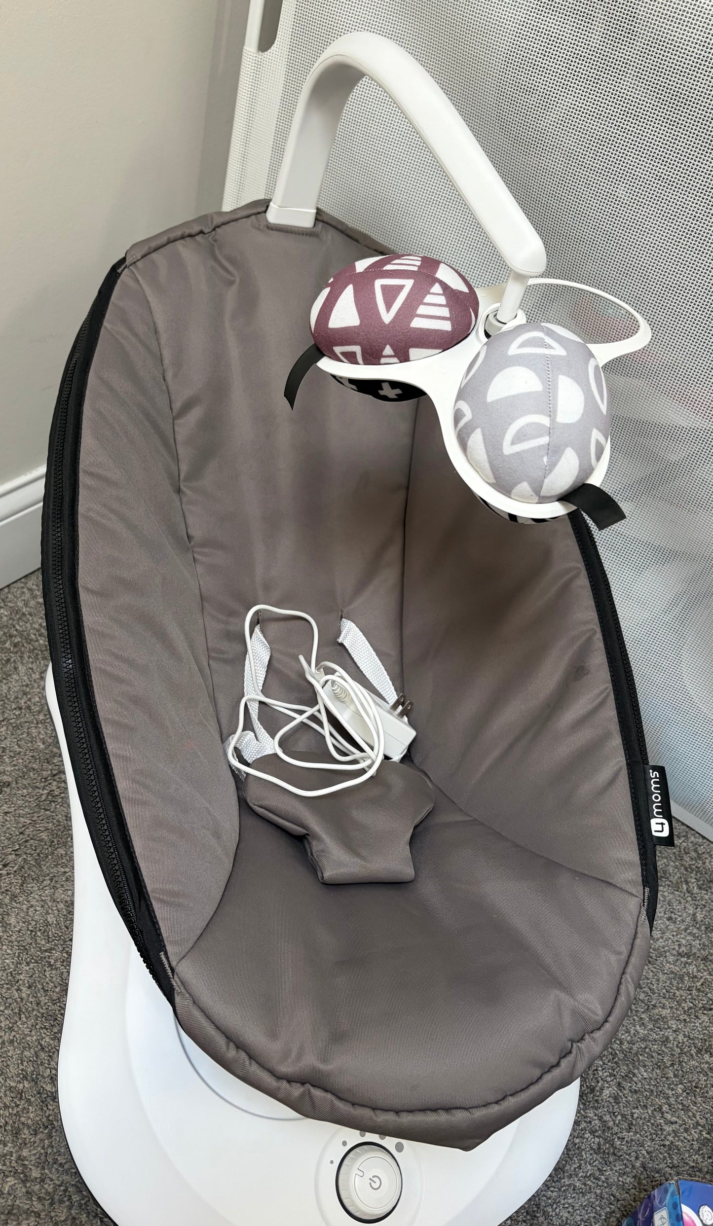 REDUCED Seller #119 4moms Rockaroo