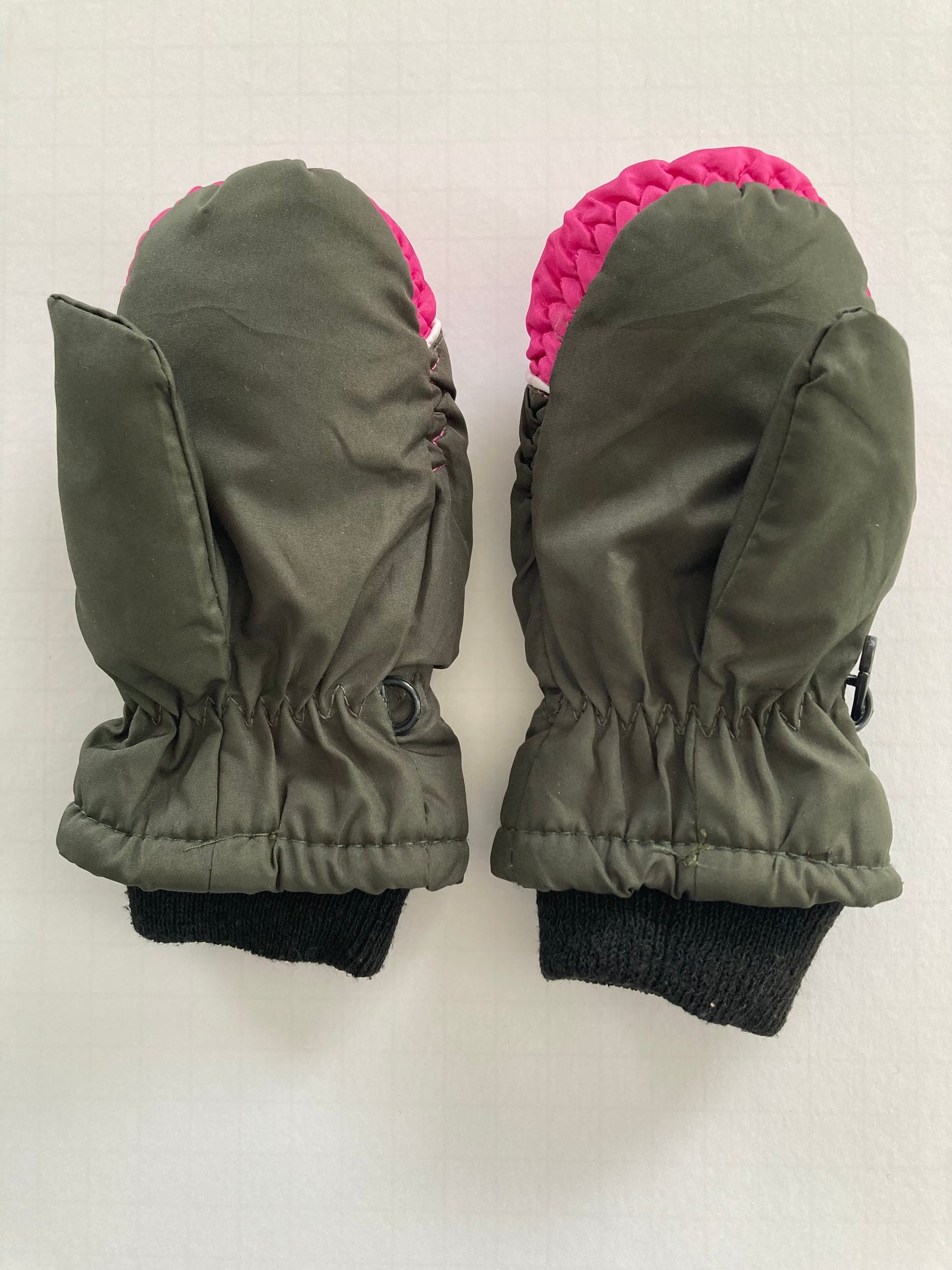 #91 toddler mittens - no brand - GUC