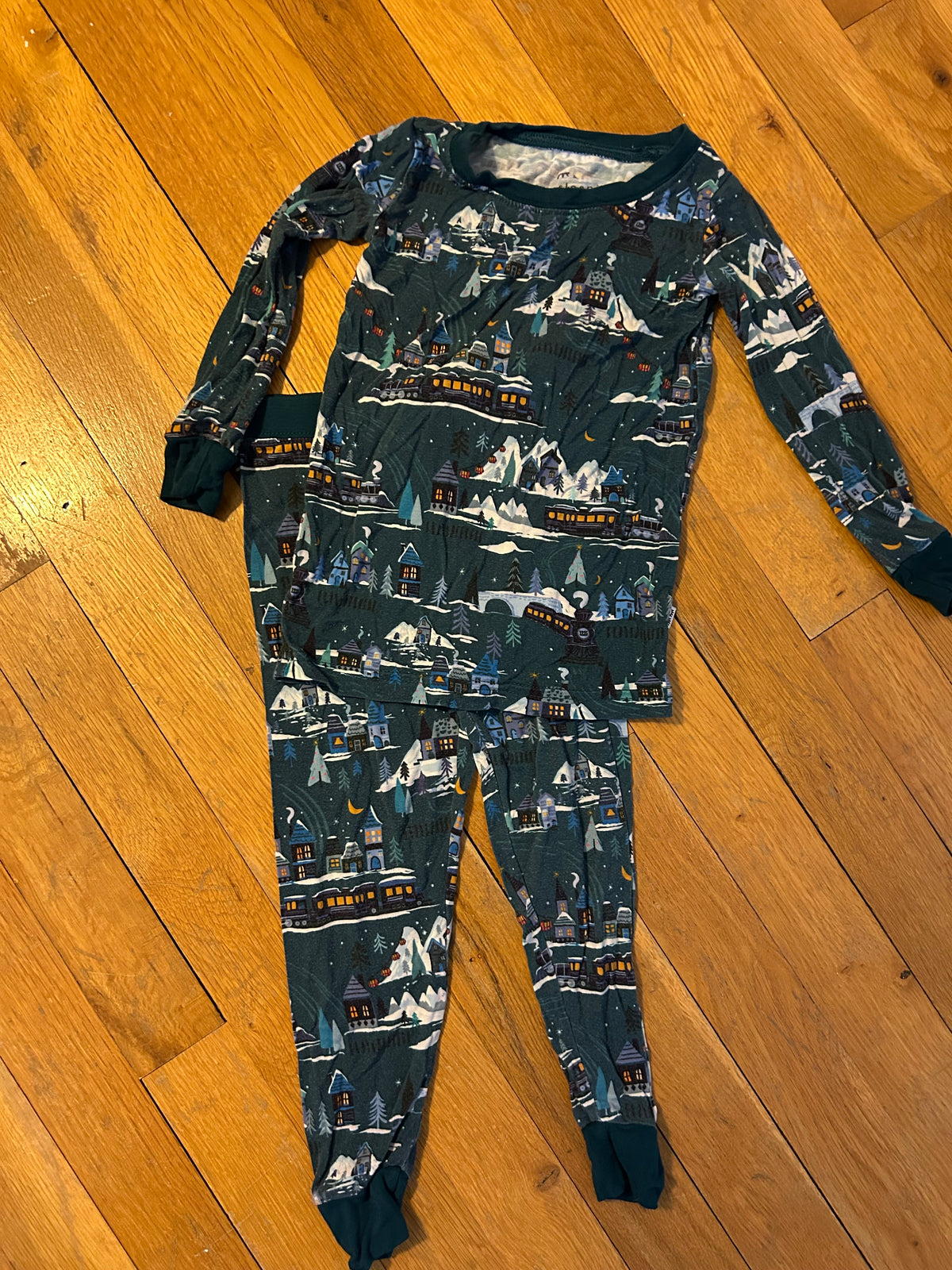 Seller 128 - Little Sleepies Boys Winter Train 18-24M Pajama Set