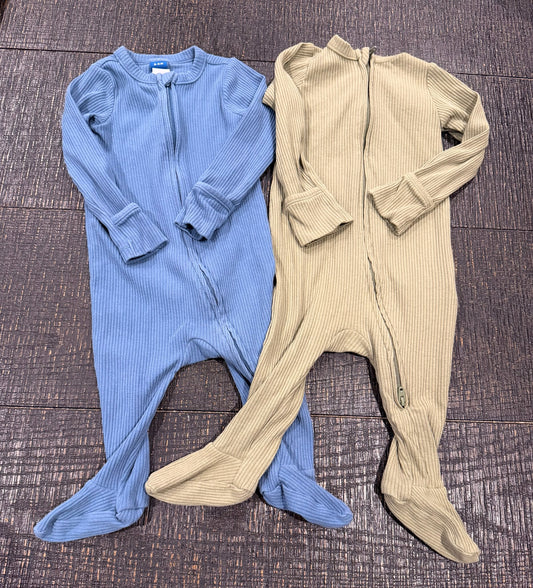 #66 Old Navy 6-9M Footed One Piece (2)