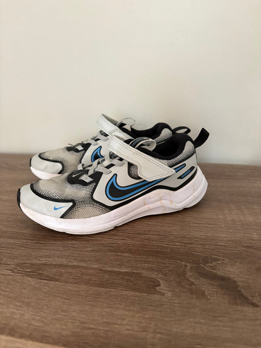 Seller #172 REDUCED Nike Boys Running Shoes youth 1.5Y