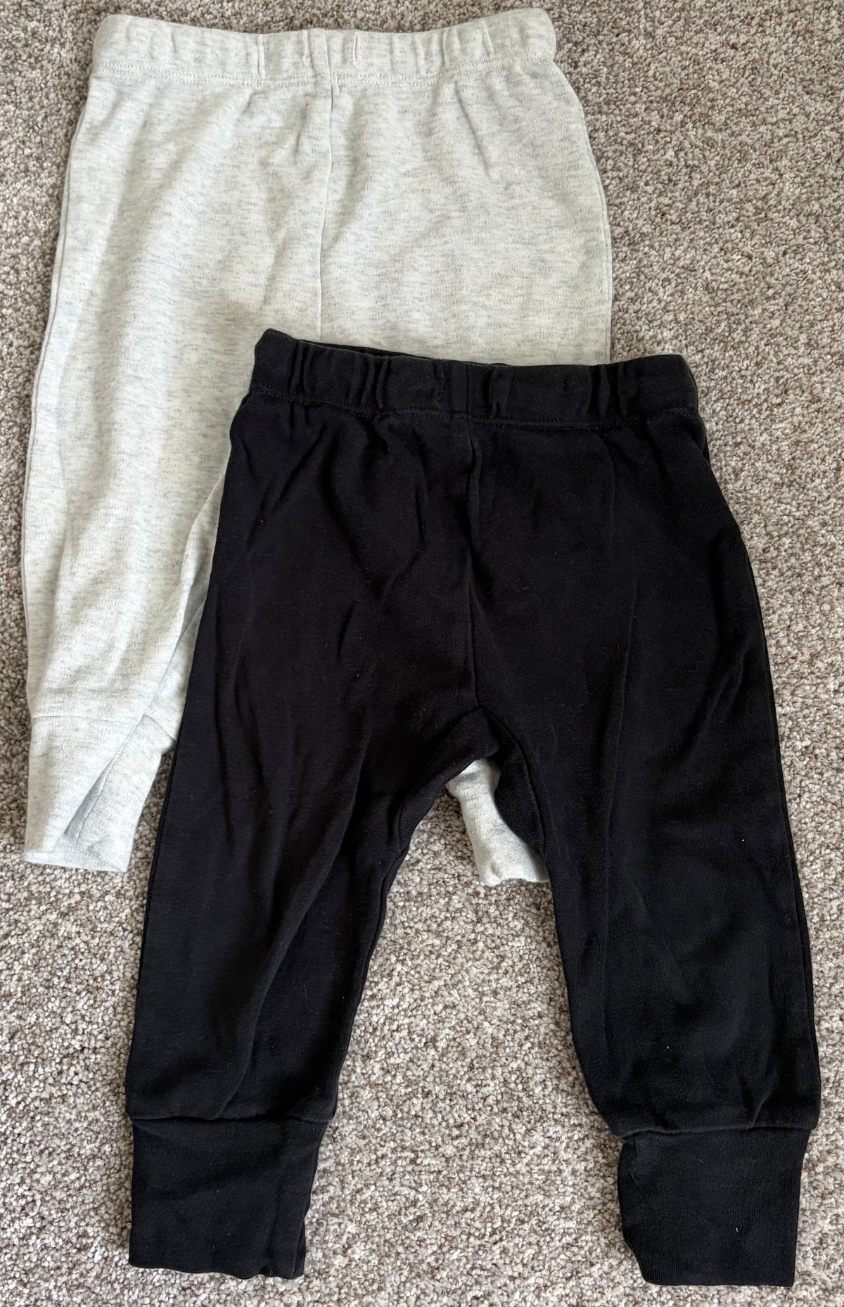 Seller #178 Set of 2 pants 12-18mo