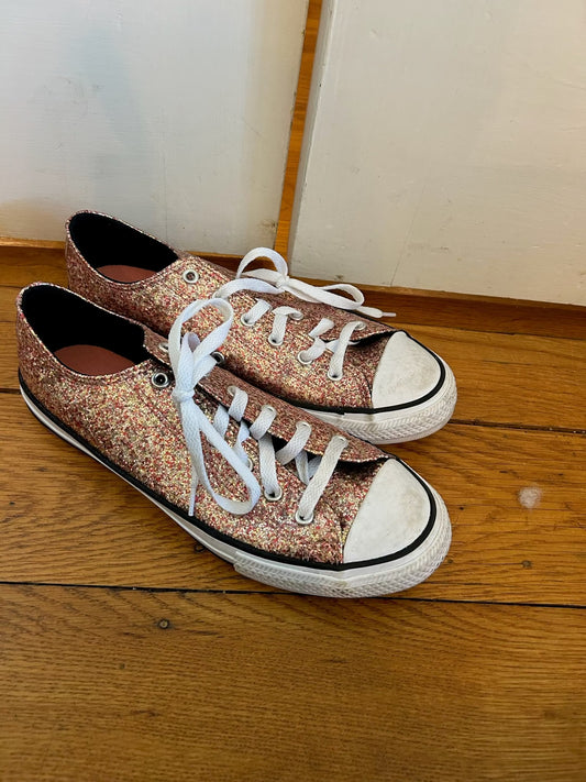 136 EUC sparkle converse size 5 girls or women’s 8