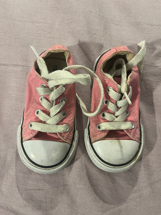 #211 REDUCED Size 5 Pink Converse