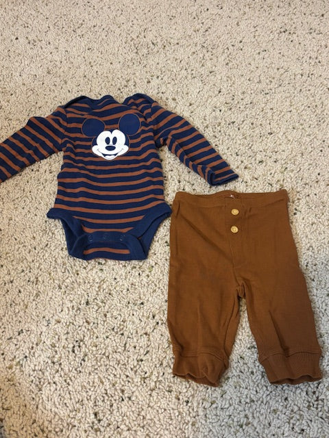 #210 Disney Baby Boy Outfit, size newborn
