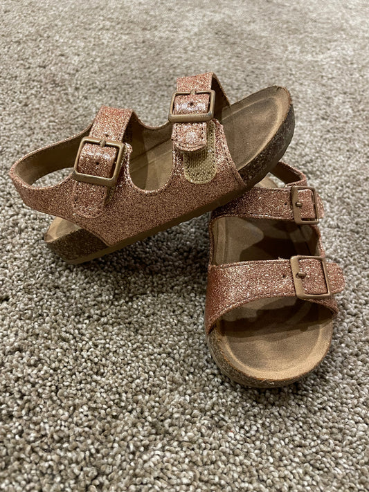 Size 7 Cat and Jack girls sandals