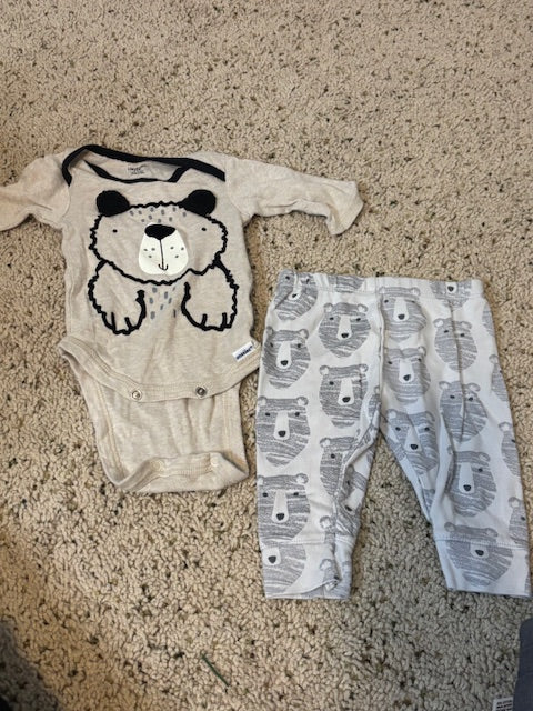 #210 Baby Boys Onesies & Pants Size 0-3 months, bundle of: 4 outfits, 2 long sleeve onesies, 4 pants