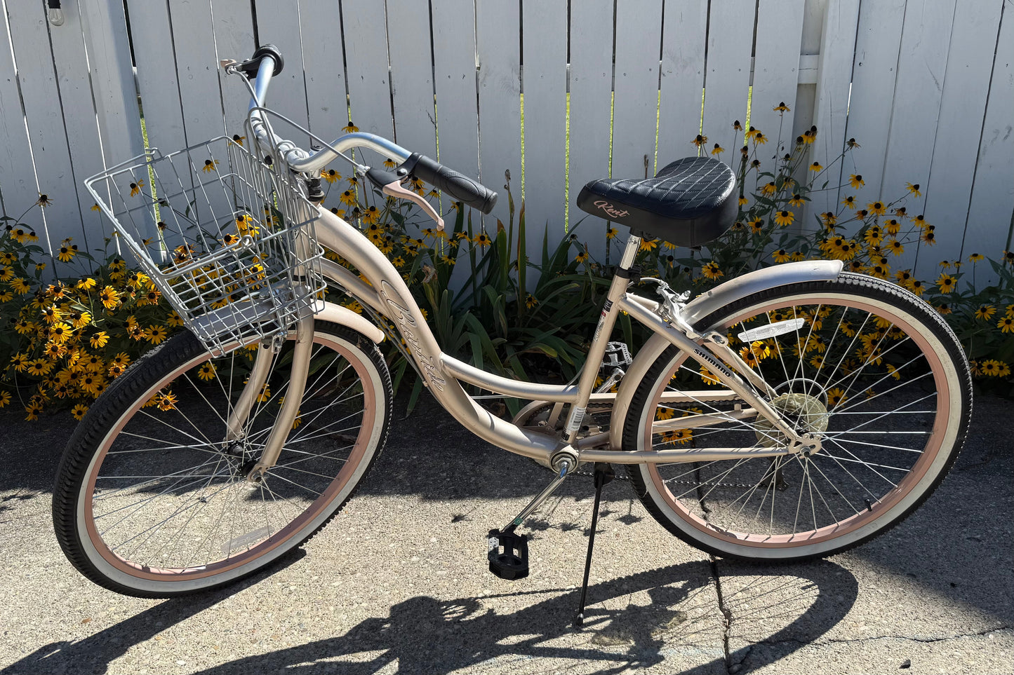 #153 Women’s Kent Beach-Cruiser Bike with 7 Gears **45209 PICKUP ONLY**