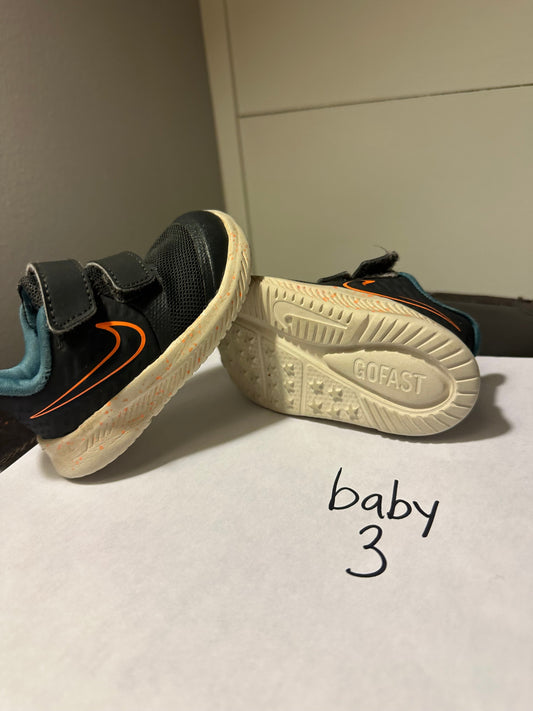 Seller #51: Nike star runner toddler size 3c