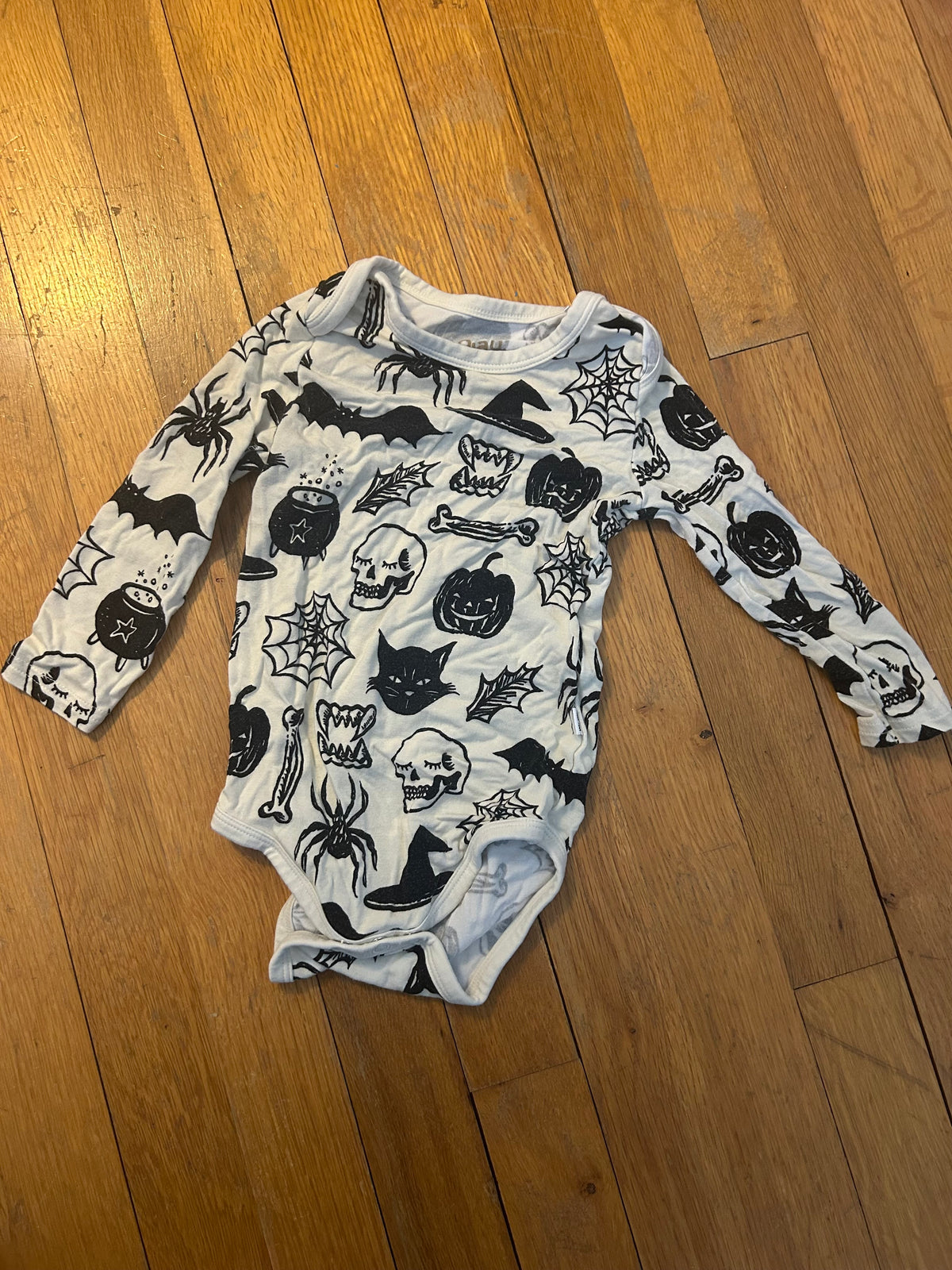 Seller 128 - Little Sleepies 6-12M Halloween Onesie