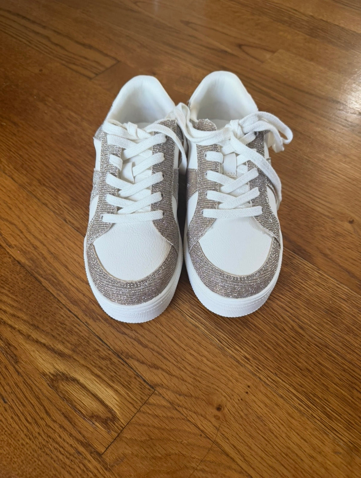 #181 New In Box Mia Girl Shoes, Size 2