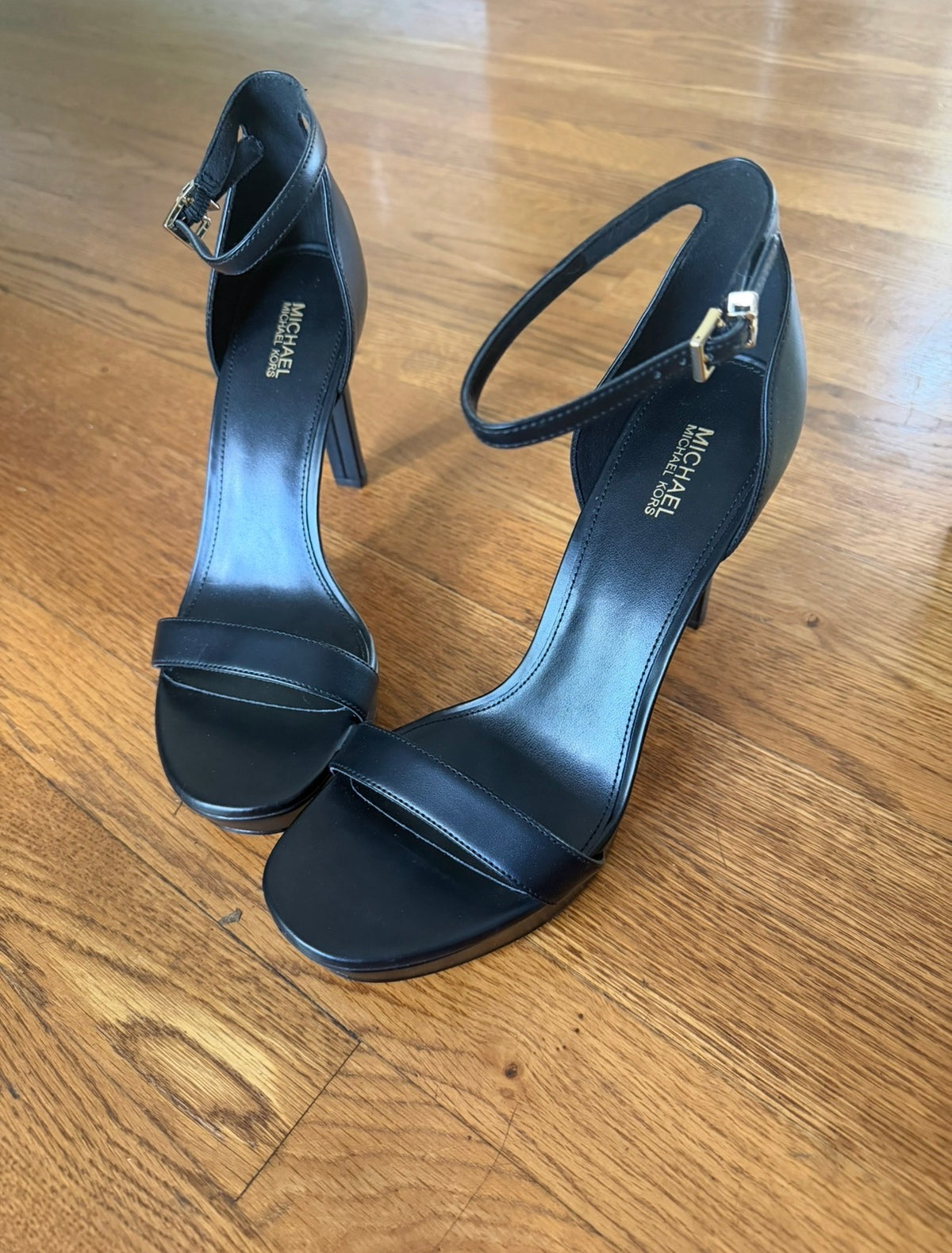 #181 New in Box Michael Kors Heels, Size 8.5