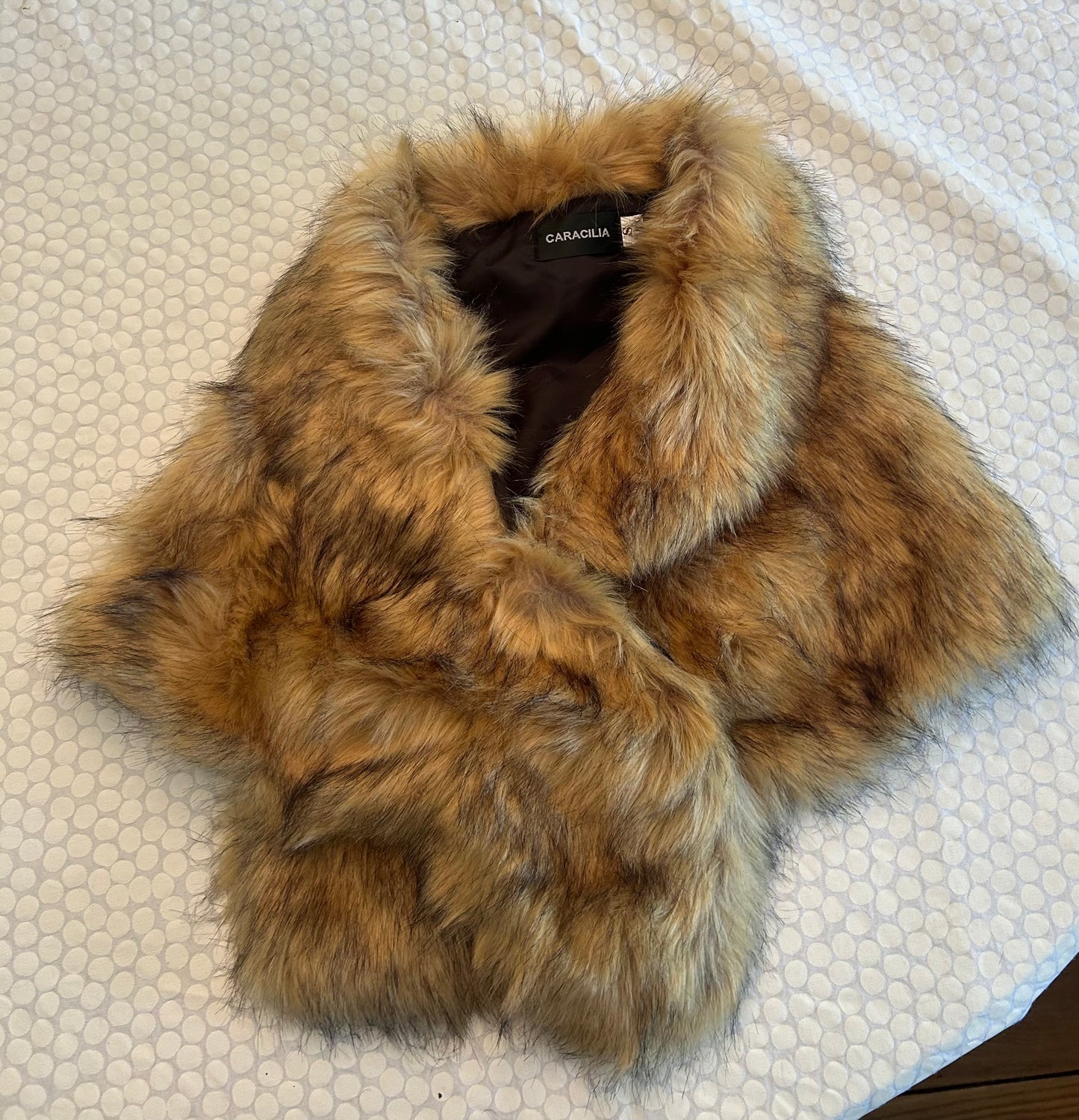 136 NWT Faux Fur Wrap