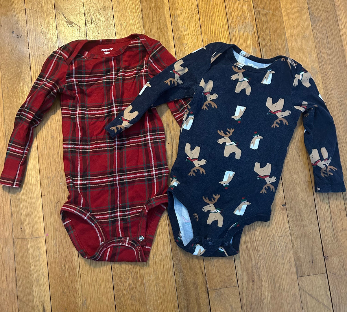 Seller 128 - Carters 18M Christmas Onesie Bundle