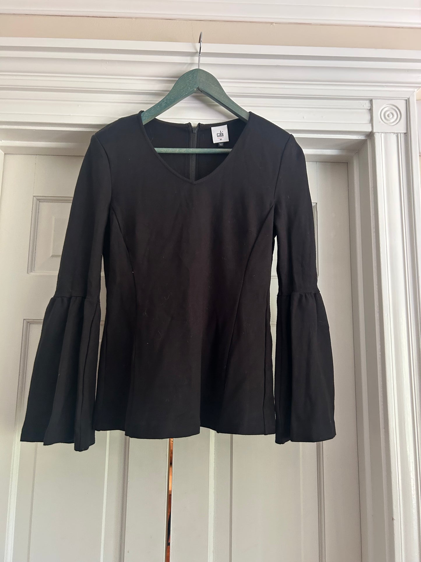 136EUC Cabi long sleeve black size xs