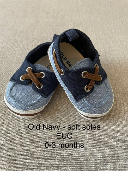 Seller #12 | Old Navy Boys Crib Shoes| Blue with Brown Accents | EUC