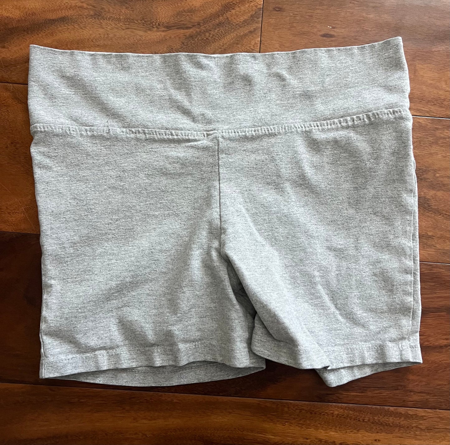 Seller #72 Girls 7/8 M Gray shorts - GUC