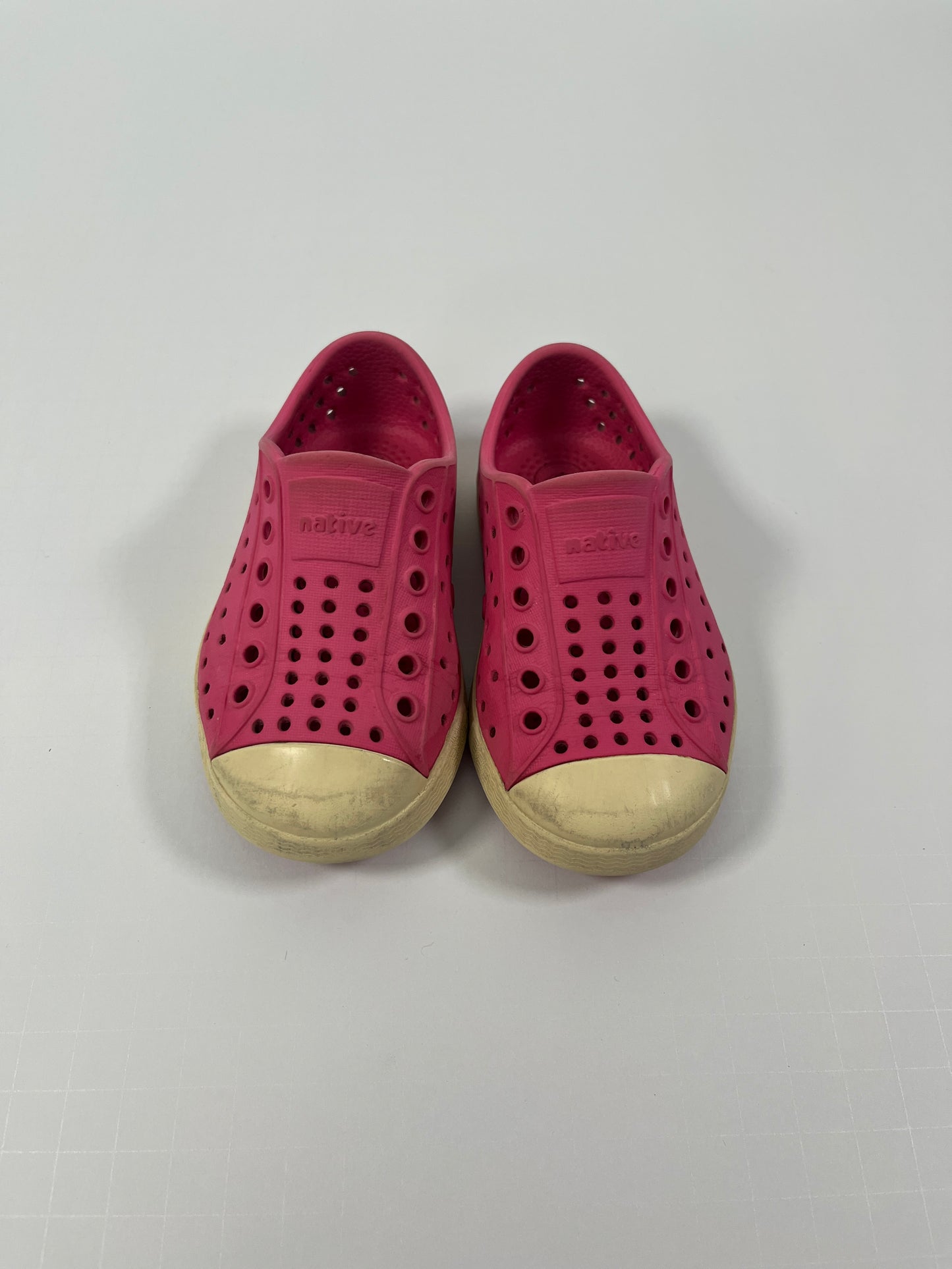 PPU 45242 girls Natives size C6 pink jefferson sneakers play condition