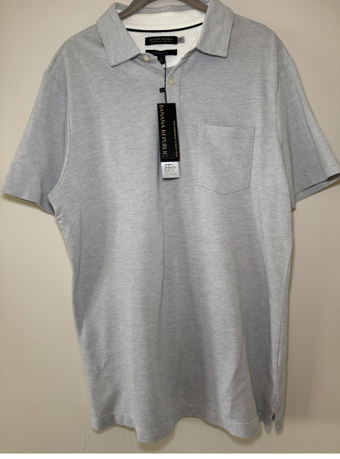 Seller #127 Men’s NWT Banana Republic Polo size M