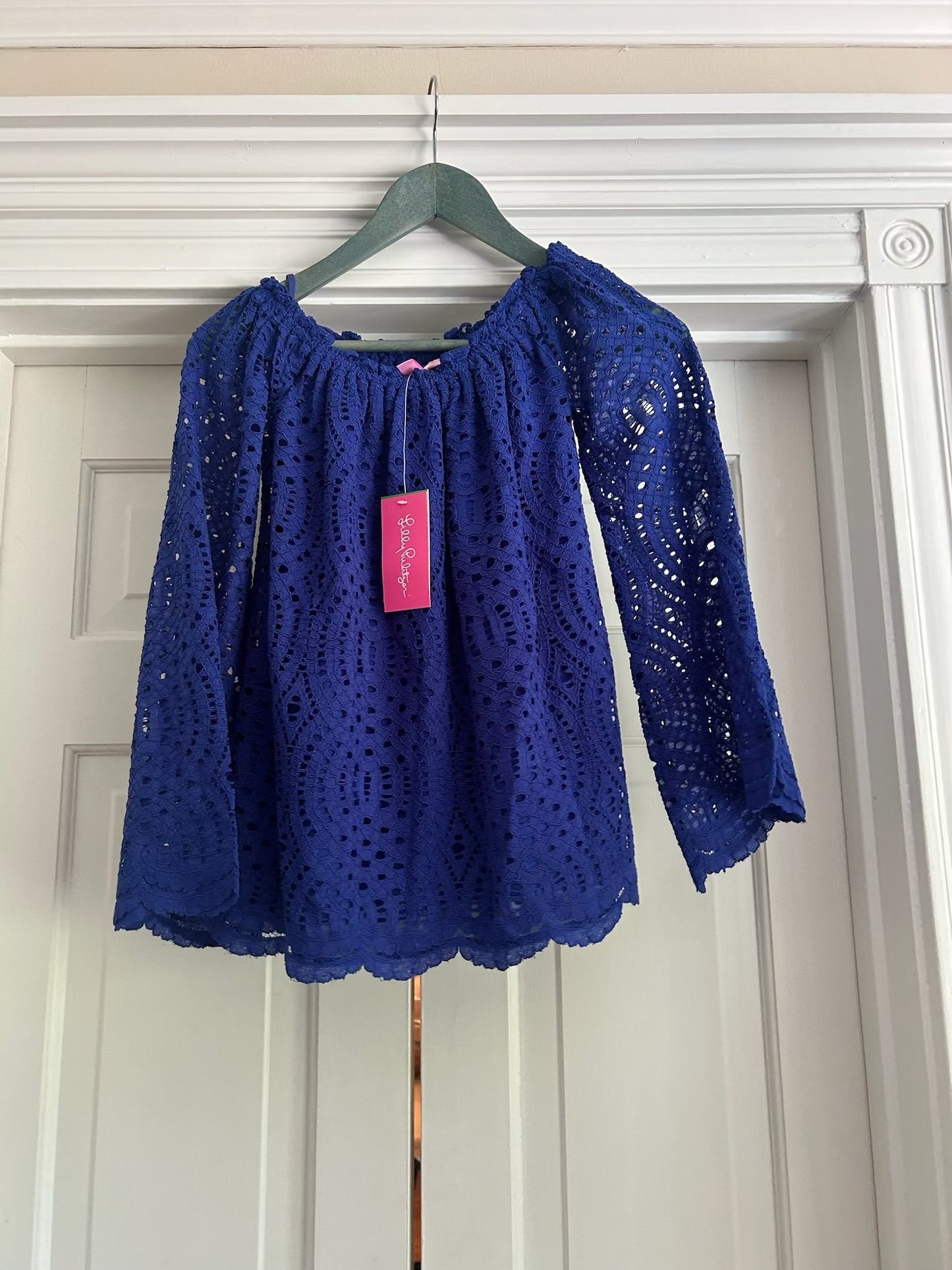 136 nwt XS Lilly blue lace shirt off shoulder - great for 4th!
