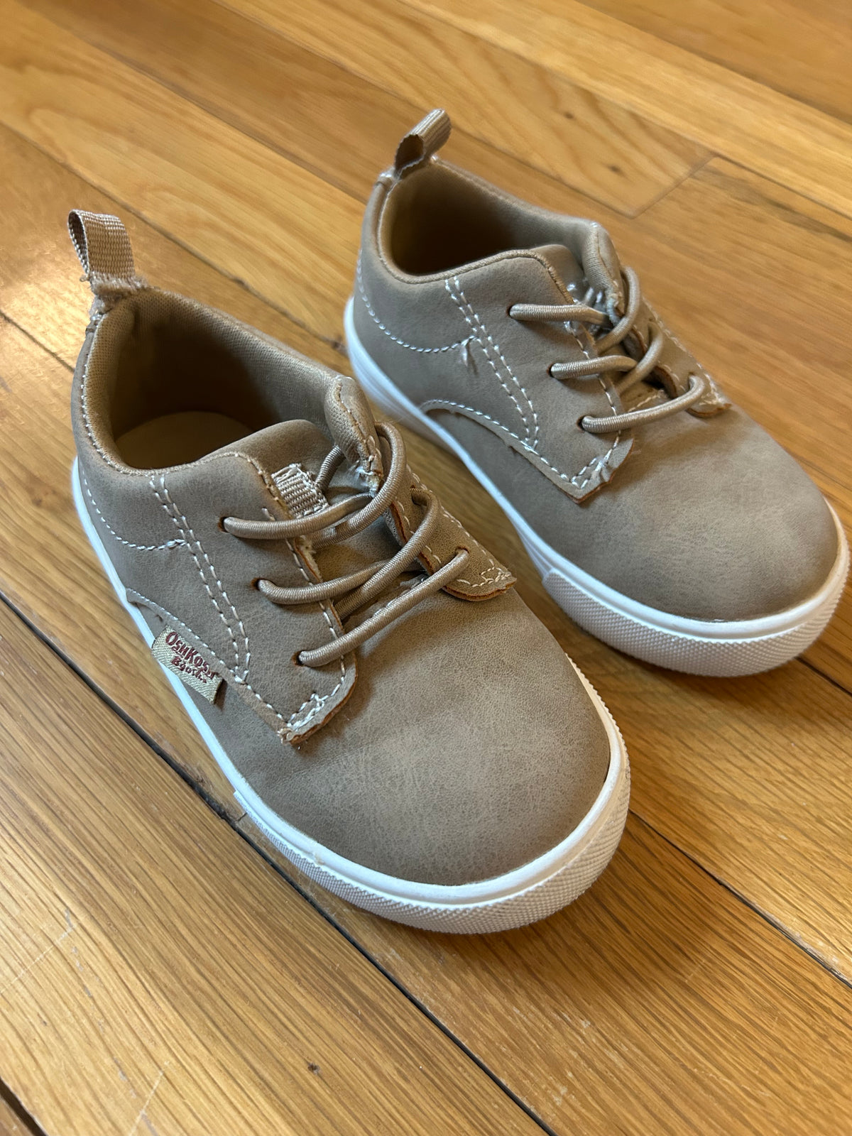 Seller 128 - OshKosh Boys Size 5 Toddler Shoes