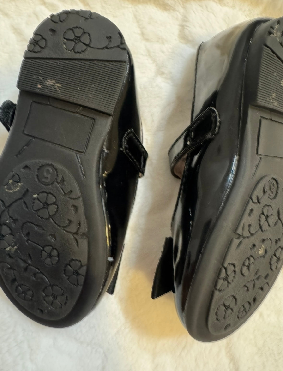 #53 toddler girl flats size 5