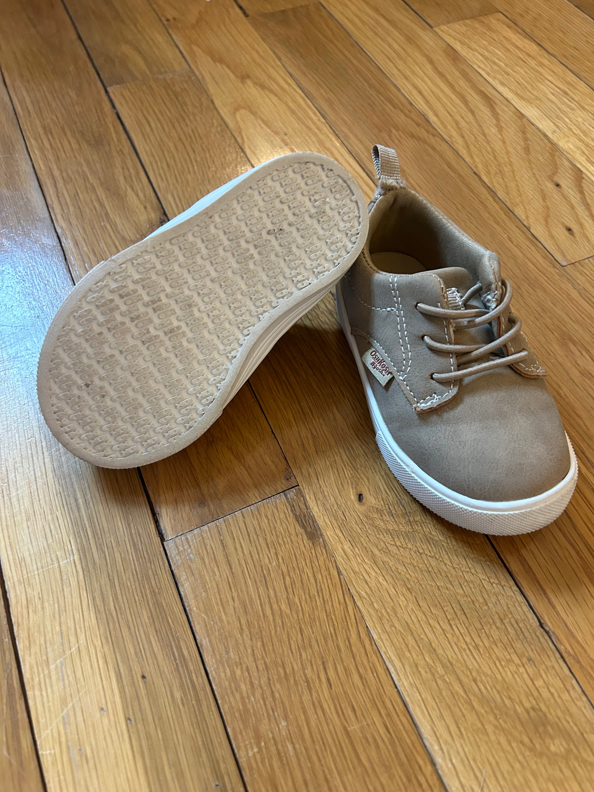 Seller 128 - OshKosh Boys Size 5 Toddler Shoes