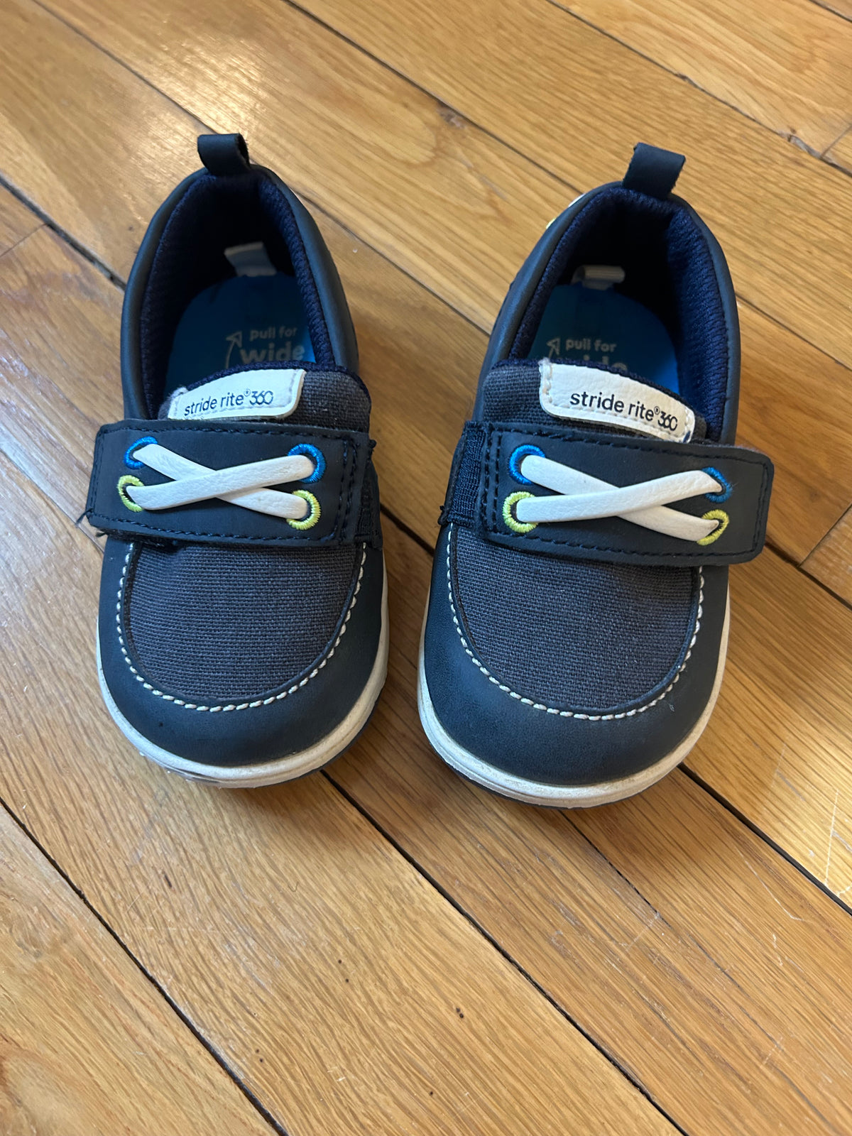 Seller 128 - Stride Rite Boys Size 5 Toddler Shoes