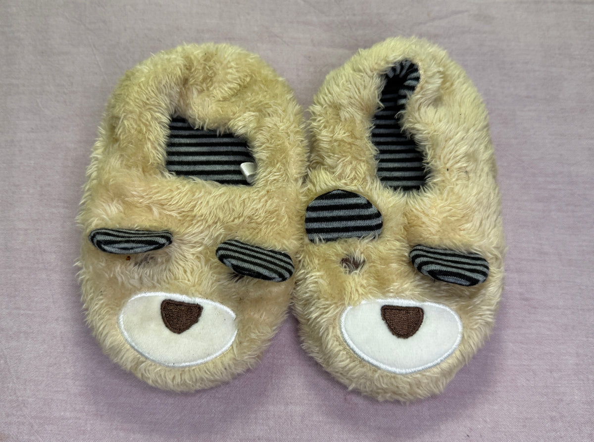 #103 Size 5 Puppy Dog Slippers