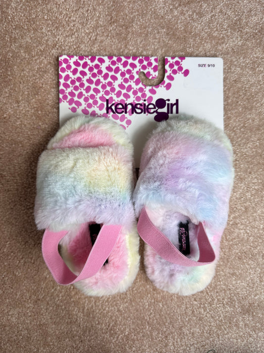 Kenzie Girl pastel rainbow fuzzy slippers girls size 9/10 NWT