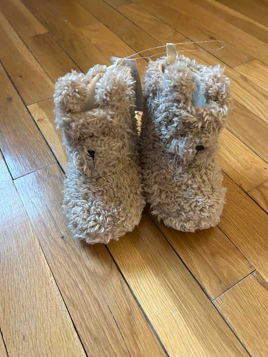 Seller 128 - Baby Gap Toddler Size 5-6 Fuzzy Bear Boots - New with Tags