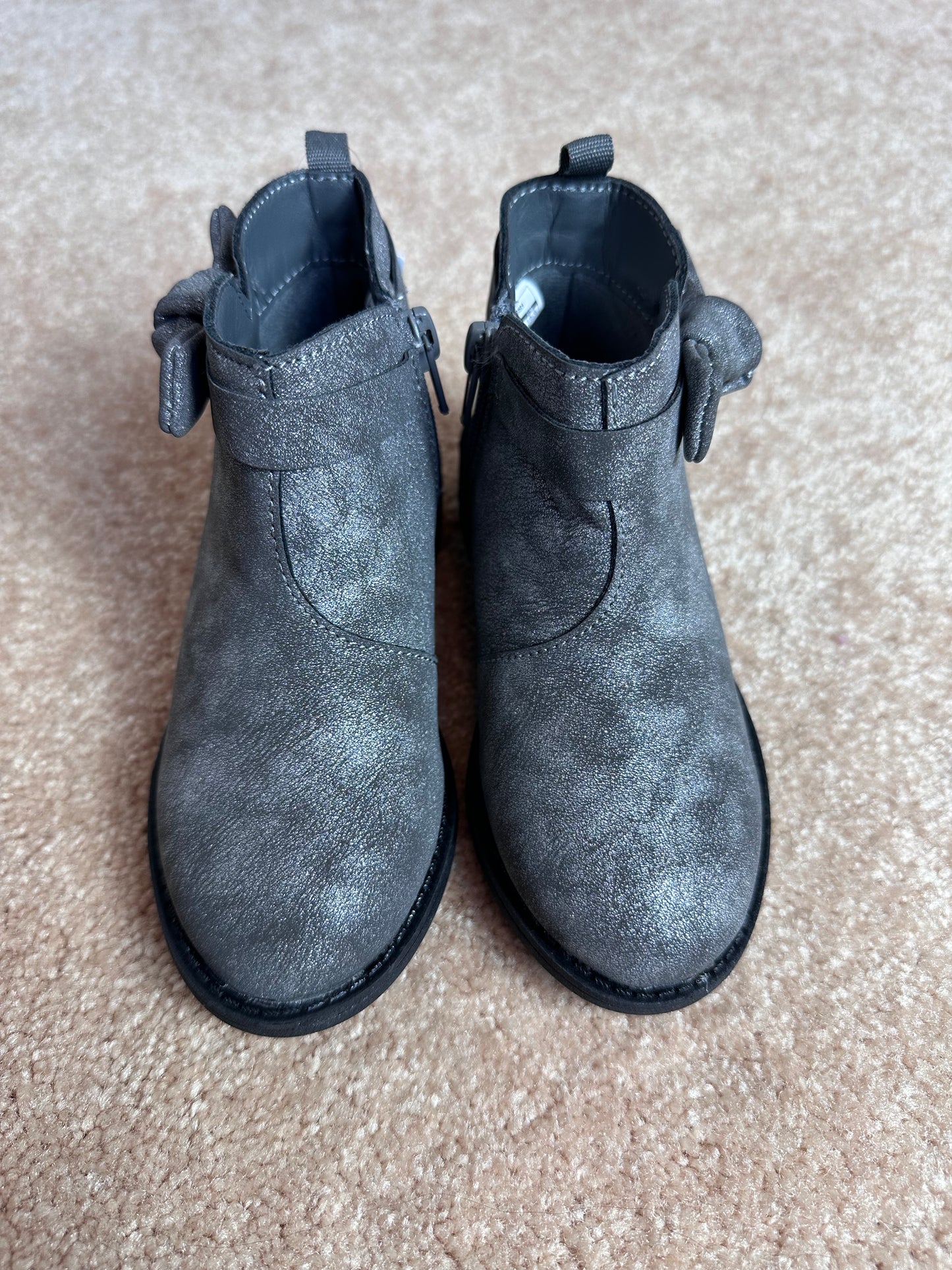 Oshkosh metallic grey booties girls size 9 NWT