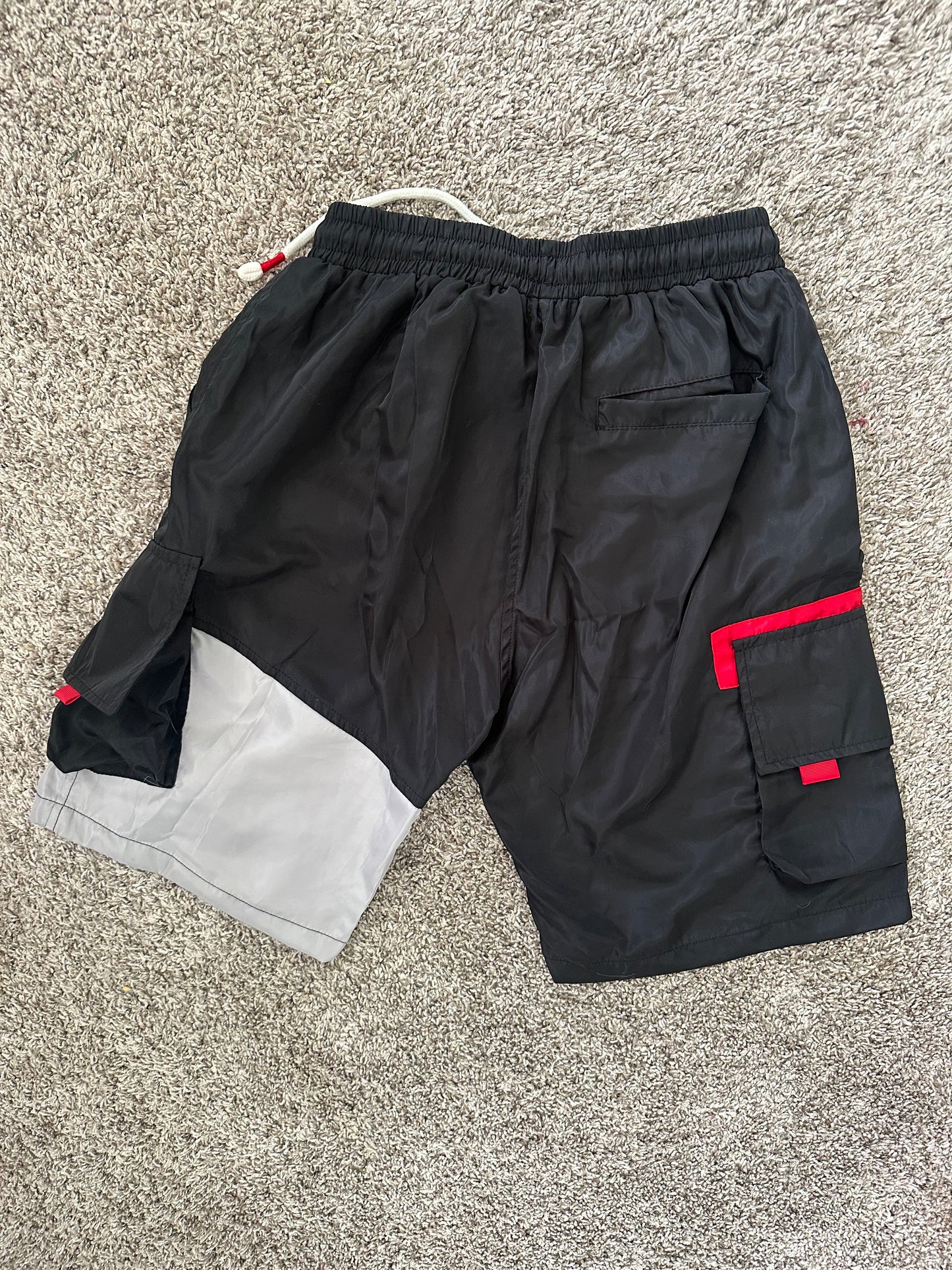 NWT Men’s Black Cargo Shorts, Size M