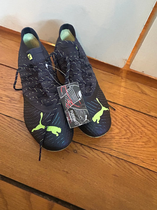 136 NWT Puma Cleats size 6.5