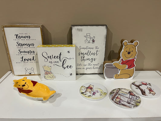 137 Winnie the Pooh Decor assortment. See all pictures 10 items total. see description below (multiple pics)